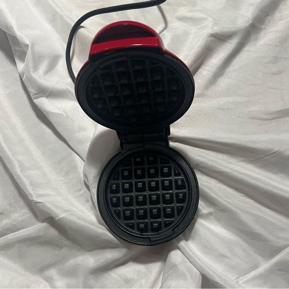 Dash Small  Waffle Maker / Hash Browns Kitchen Appliance in Red 2 1/2” Tall - Picture 5 of 9